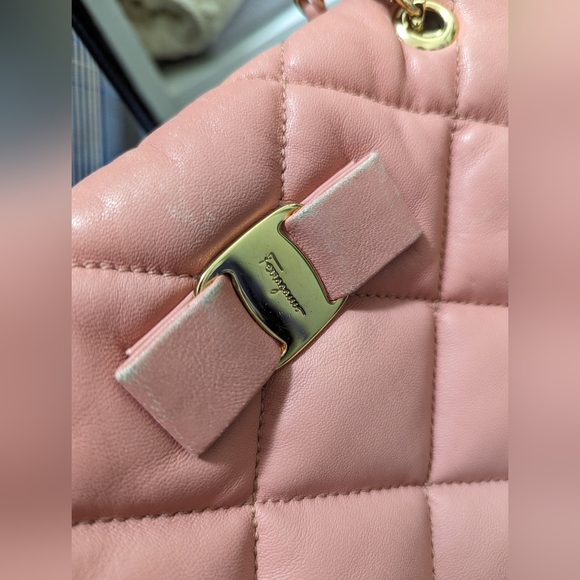 Ferragamo Vara Bow Shoulder Bag - Picture 8 of 11